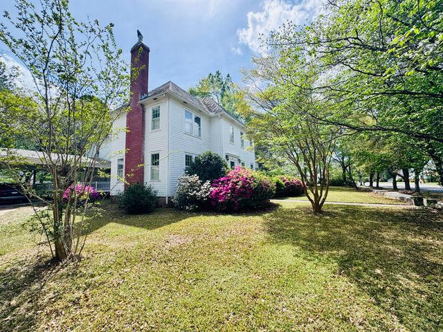 5 S Rosemary Avenue, Andrews, SC 29510