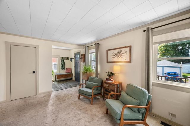 32 Crescent Ave, Beverly, MA 01915