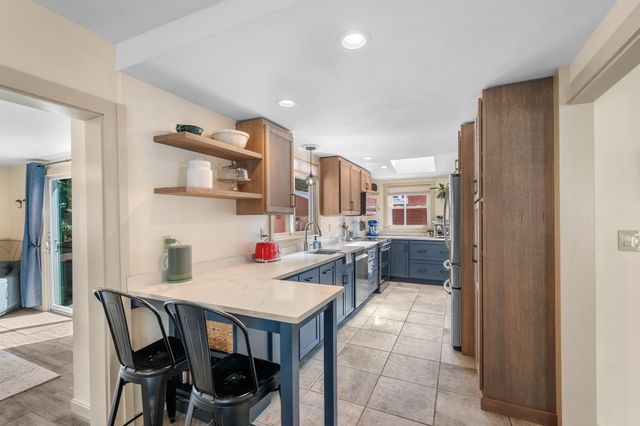 32 Crescent Ave, Beverly, MA 01915