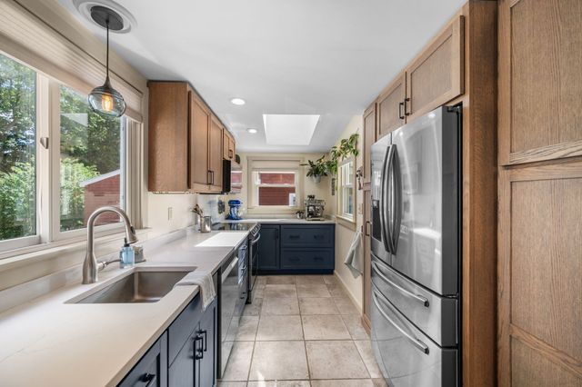 32 Crescent Ave, Beverly, MA 01915