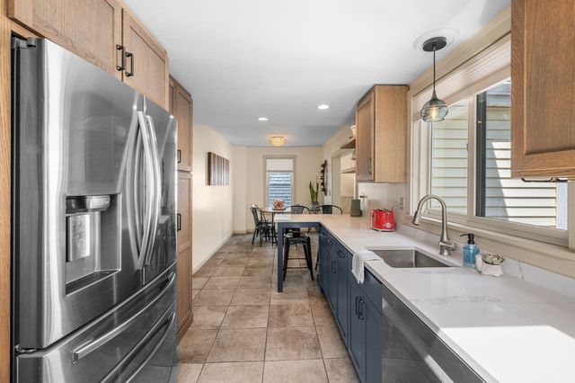 32 Crescent Ave, Beverly, MA 01915