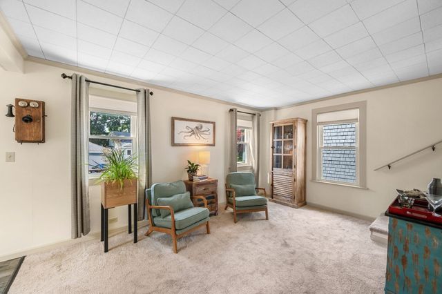 32 Crescent Ave, Beverly, MA 01915