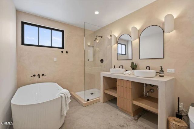 335 Encino Drive, Oak View, CA 93022