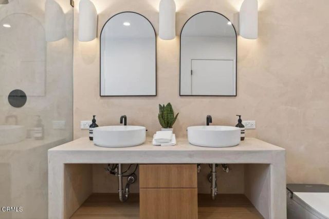 335 Encino Drive, Oak View, CA 93022