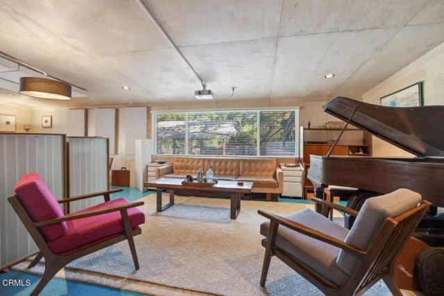 335 Encino Drive, Oak View, CA 93022