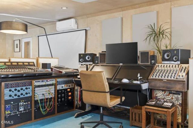 335 Encino Drive, Oak View, CA 93022