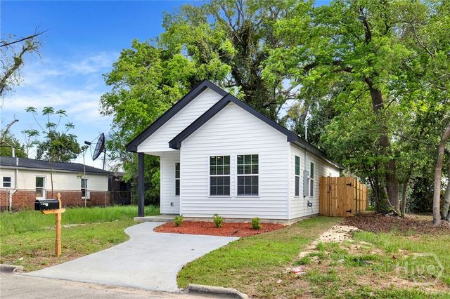 2016 Eppinger Street, Savannah, GA 31415