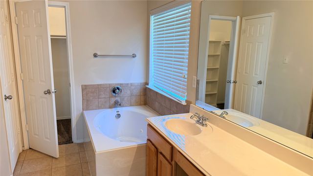 4805 Summer Oaks Lane, Fort Worth, TX 76123