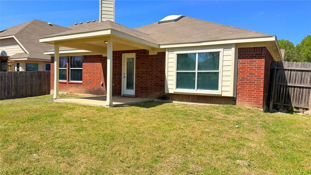 4805 Summer Oaks Lane, Fort Worth, TX 76123
