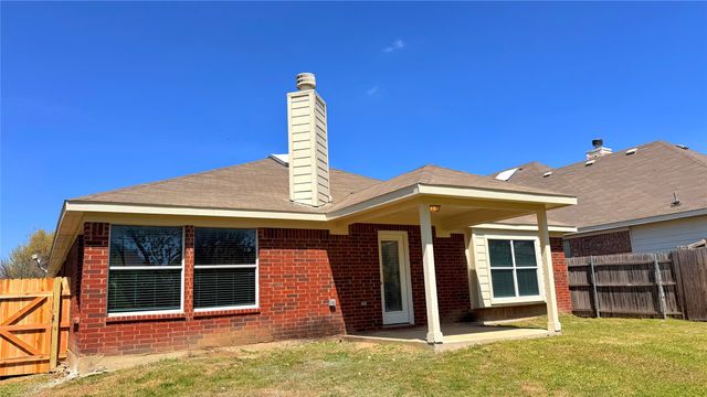 4805 Summer Oaks Lane, Fort Worth, TX 76123