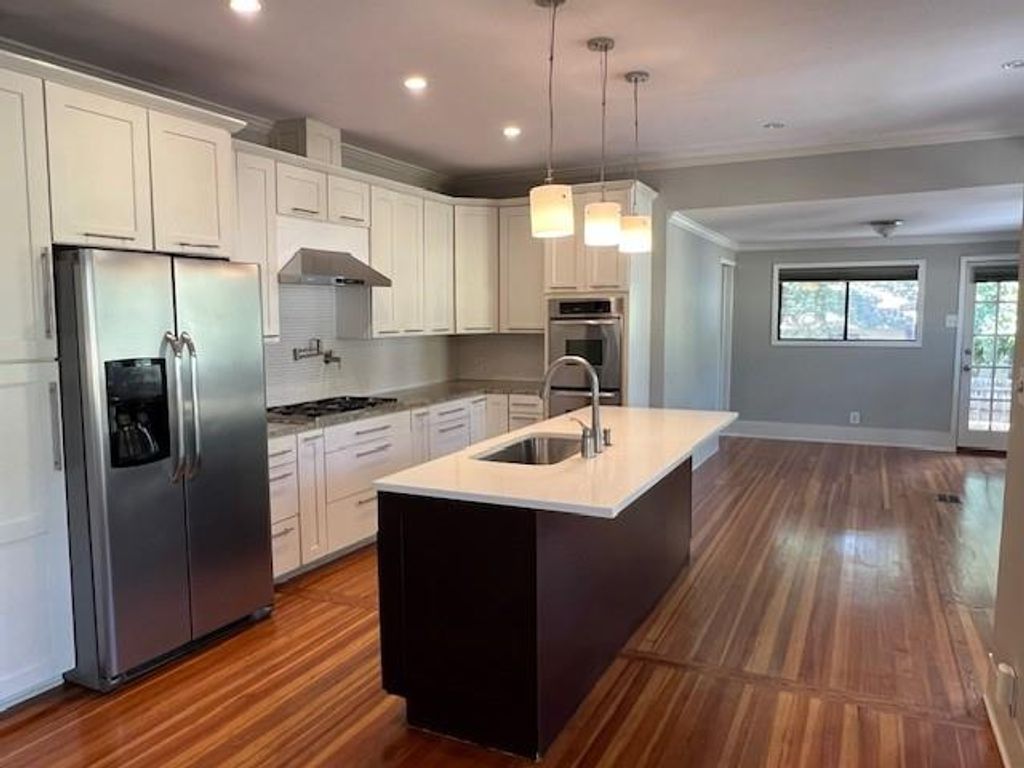 209 E 35th ST, Austin, TX 78705