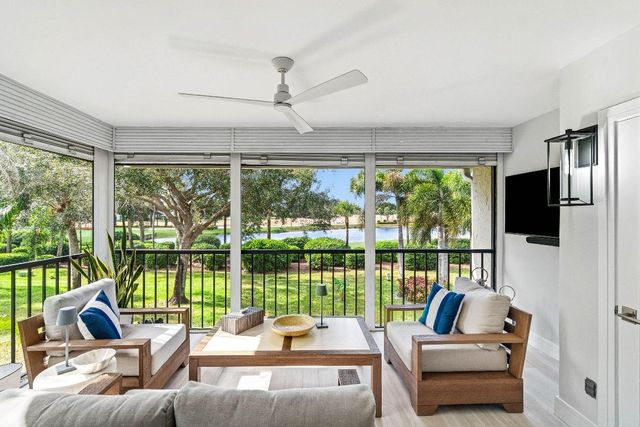 49 Eastgate Drive B, Boynton Beach, FL 33436