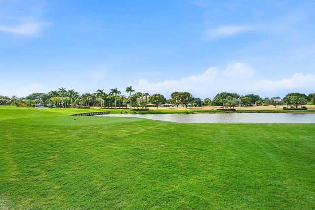 49 Eastgate Drive B, Boynton Beach, FL 33436