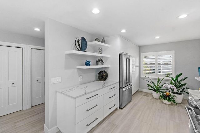 49 Eastgate Drive B, Boynton Beach, FL 33436