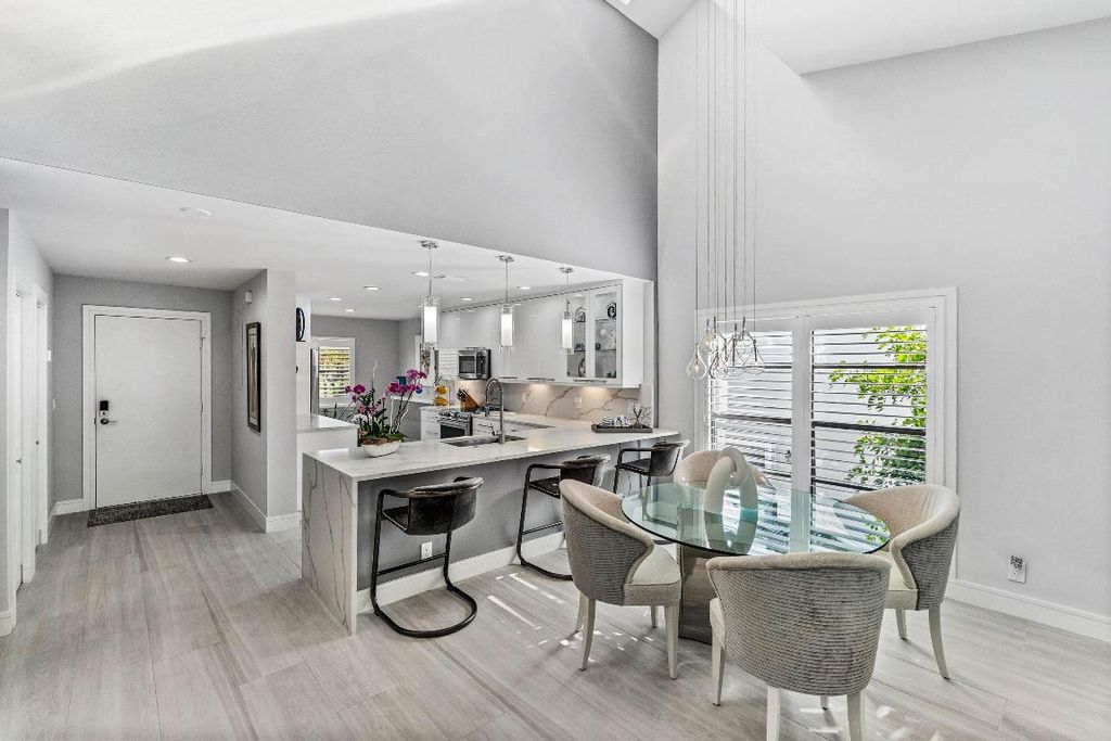 49 Eastgate Drive B, Boynton Beach, FL 33436