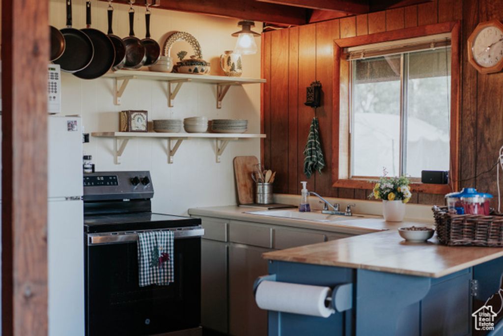 Image 3 of property listing at 2727 S VALLEY VIEW RD, Coalville, UT 84017