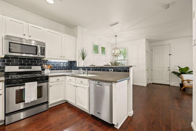 1608 Esplanade Cir, Folsom, CA 95630