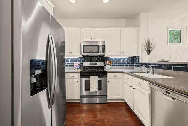 1608 Esplanade Cir, Folsom, CA 95630