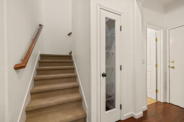 1608 Esplanade Cir, Folsom, CA 95630
