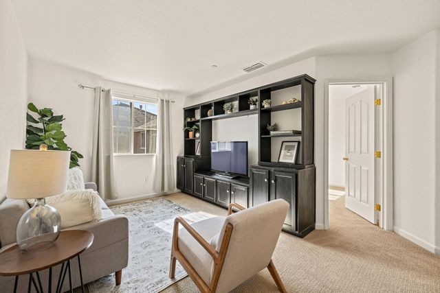 1608 Esplanade Cir, Folsom, CA 95630