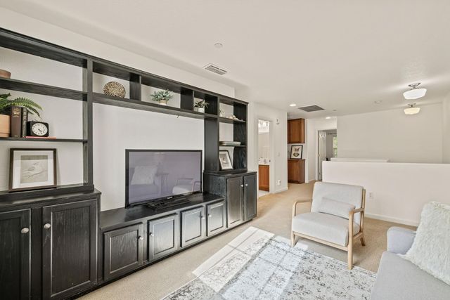 1608 Esplanade Cir, Folsom, CA 95630