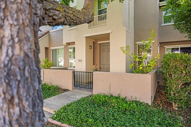 1608 Esplanade Cir, Folsom, CA 95630