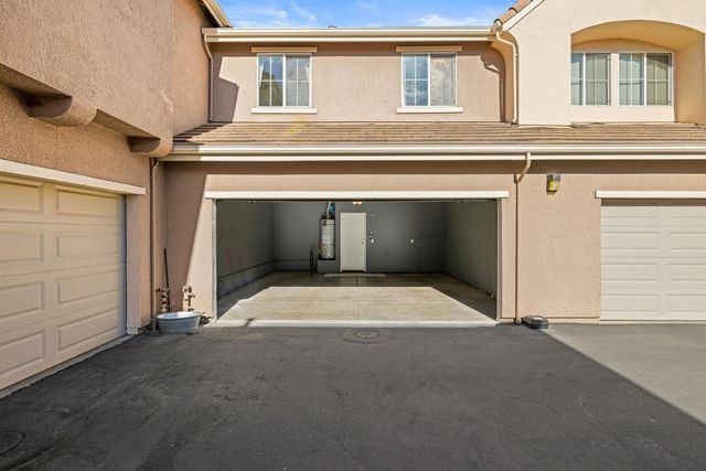 1608 Esplanade Cir, Folsom, CA 95630