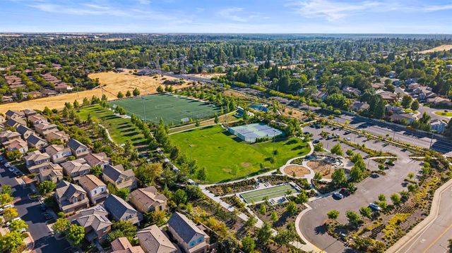1608 Esplanade Cir, Folsom, CA 95630