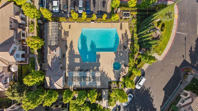 1608 Esplanade Cir, Folsom, CA 95630