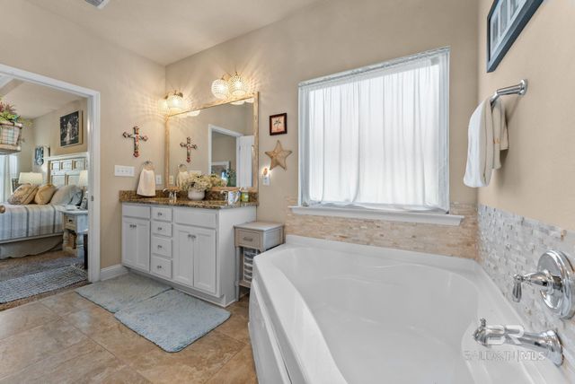 11892 Alabaster Drive, Daphne, AL 36562