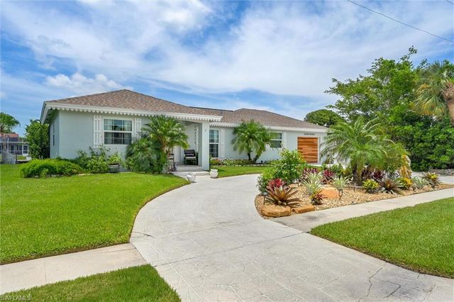 1170 Martinique CT, Marco Island, FL 34145