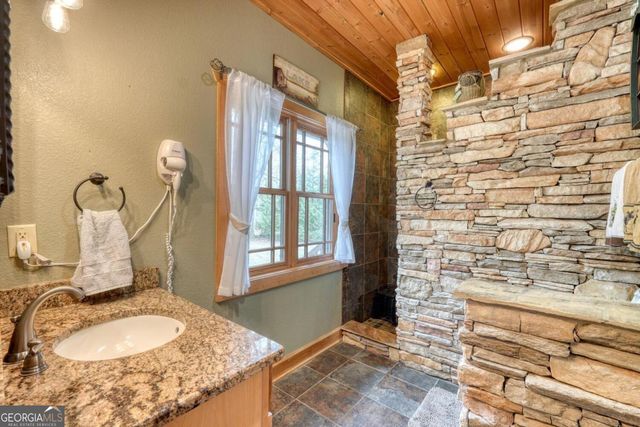 40 Teagan Way, Hiawassee, GA 30546