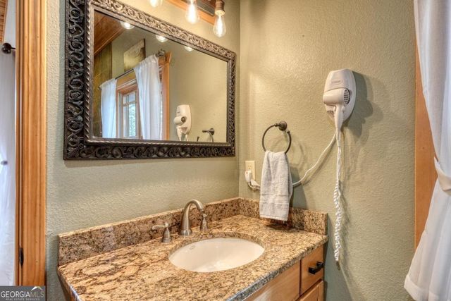 40 Teagan Way, Hiawassee, GA 30546