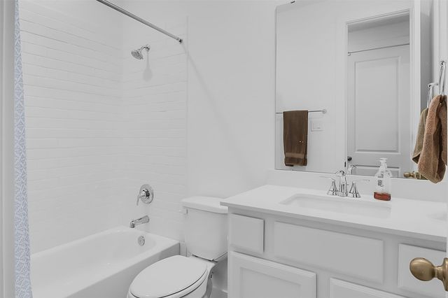 12331 Palmetto Drive, Mont Belvieu, TX 77523