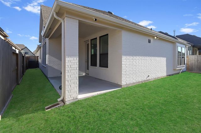 12331 Palmetto Drive, Mont Belvieu, TX 77523