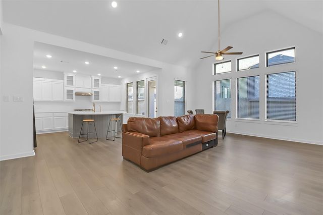 12331 Palmetto Drive, Mont Belvieu, TX 77523