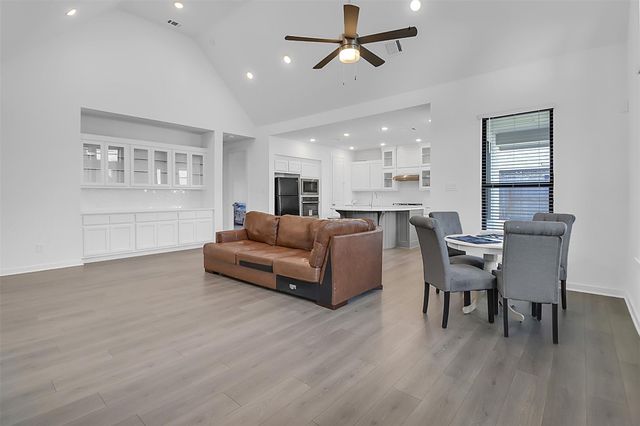 12331 Palmetto Drive, Mont Belvieu, TX 77523