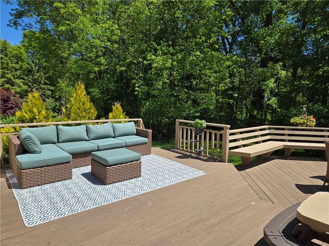 1081 Bright Stream, Webster, NY 14580