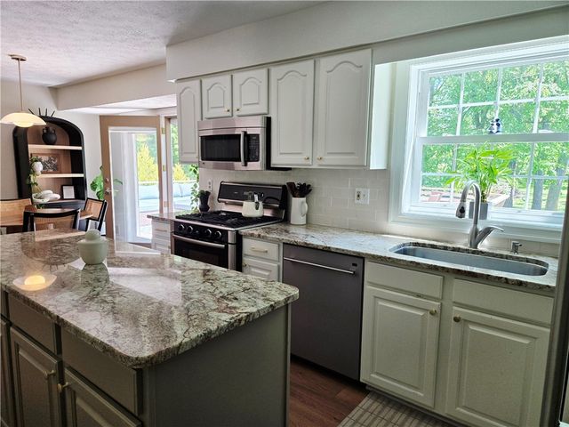 1081 Bright Stream, Webster, NY 14580