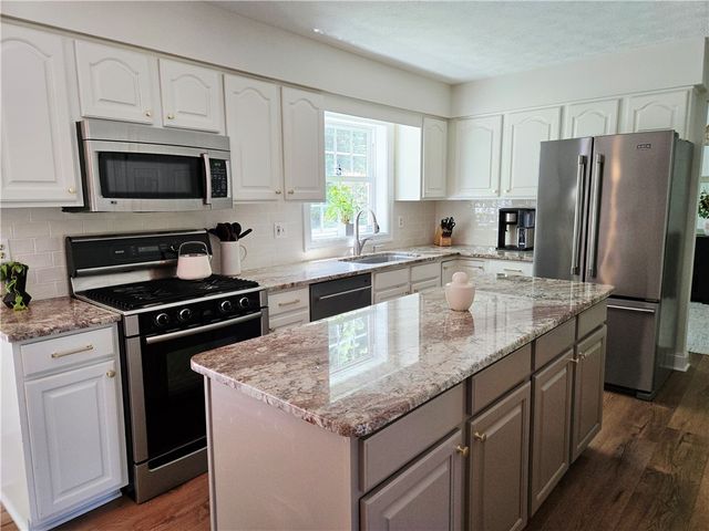 1081 Bright Stream, Webster, NY 14580