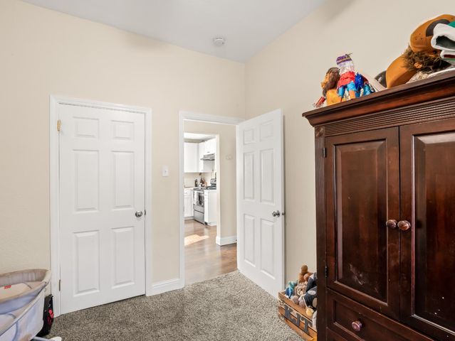 611 N Safford, Fresno, CA 93728