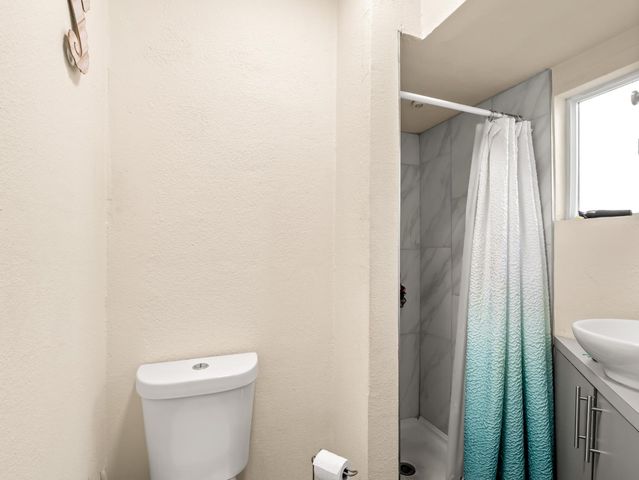 611 N Safford, Fresno, CA 93728