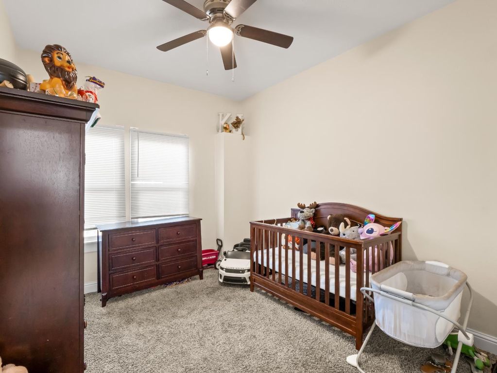 Image 10 of property listing at 611 N Safford, Fresno, CA 93728