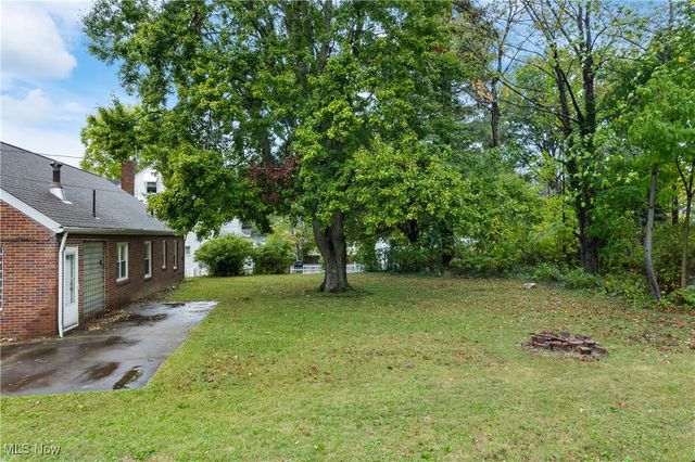 1720 Lincoln Way E, Massillon, OH 44646