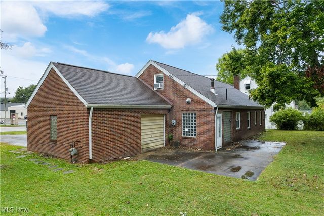 1720 Lincoln Way E, Massillon, OH 44646