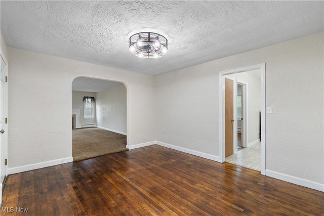 1720 Lincoln Way E, Massillon, OH 44646