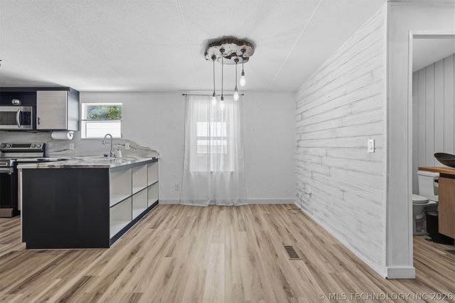 1080 Harvey Road, Ardmore, OK 73401