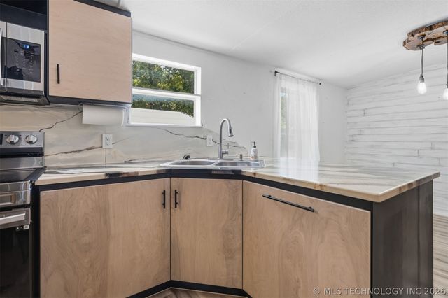 1080 Harvey Road, Ardmore, OK 73401