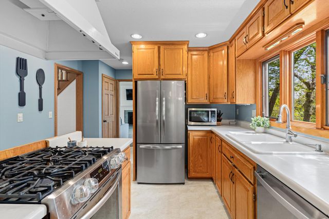 6903 Rosemary Road, Eden Prairie, MN 55346