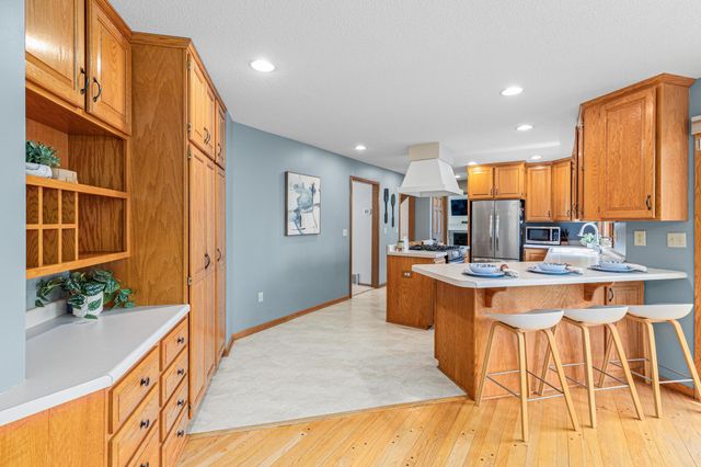 6903 Rosemary Road, Eden Prairie, MN 55346